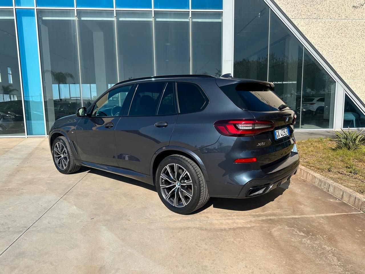 Bmw X5 M xDrive25d Msport possibilità noleggio no scoring