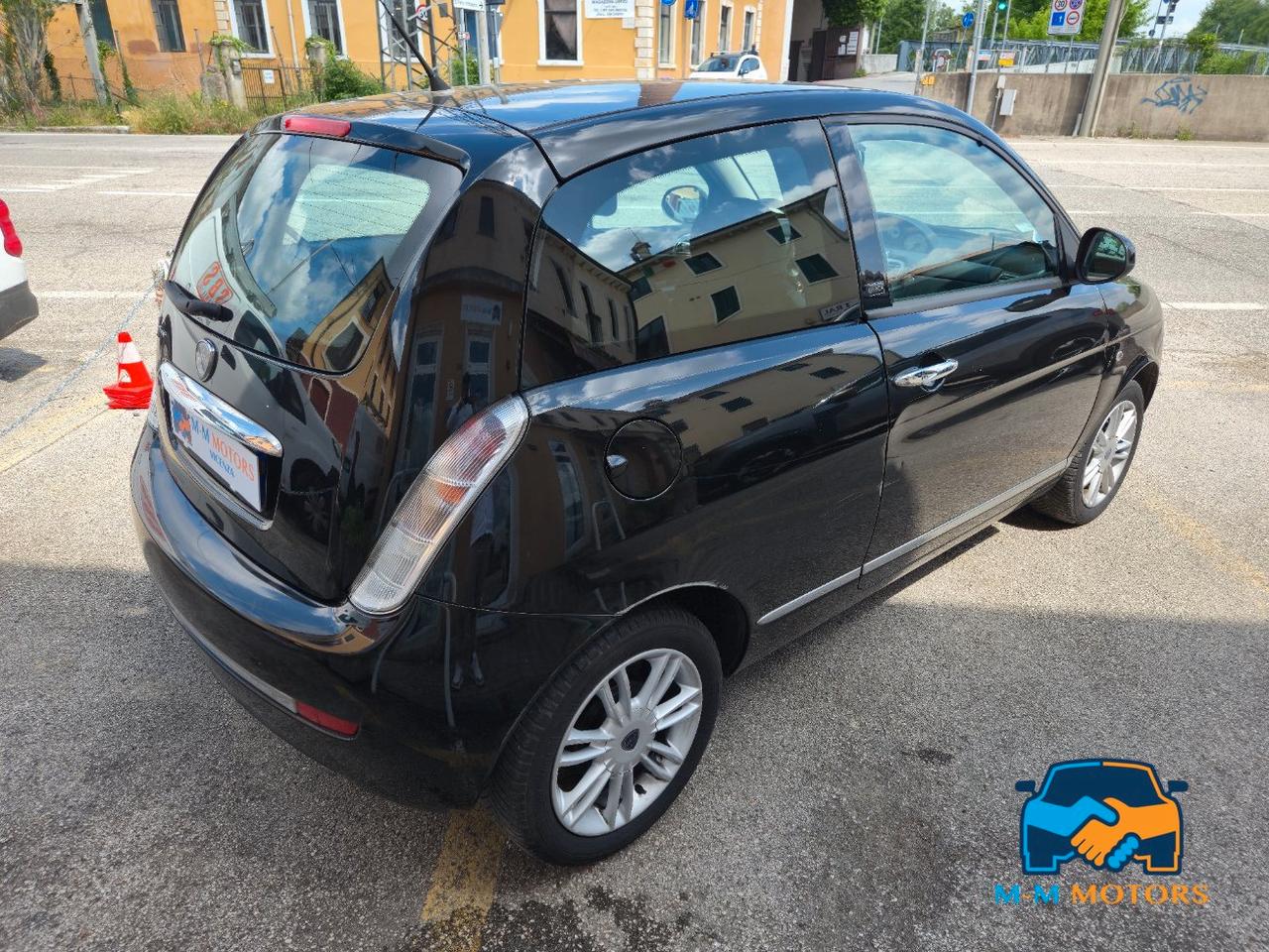 Lancia Ypsilon 3 Porte Ypsilon 1.2 8v Unyca