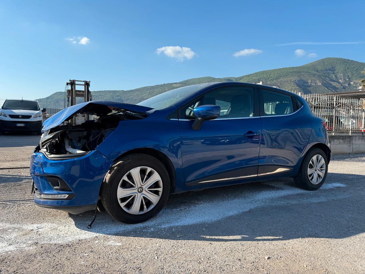 RENAULT CLIO ANNO 2018 1.5 DIESEL 75 CV *SINISTRATA