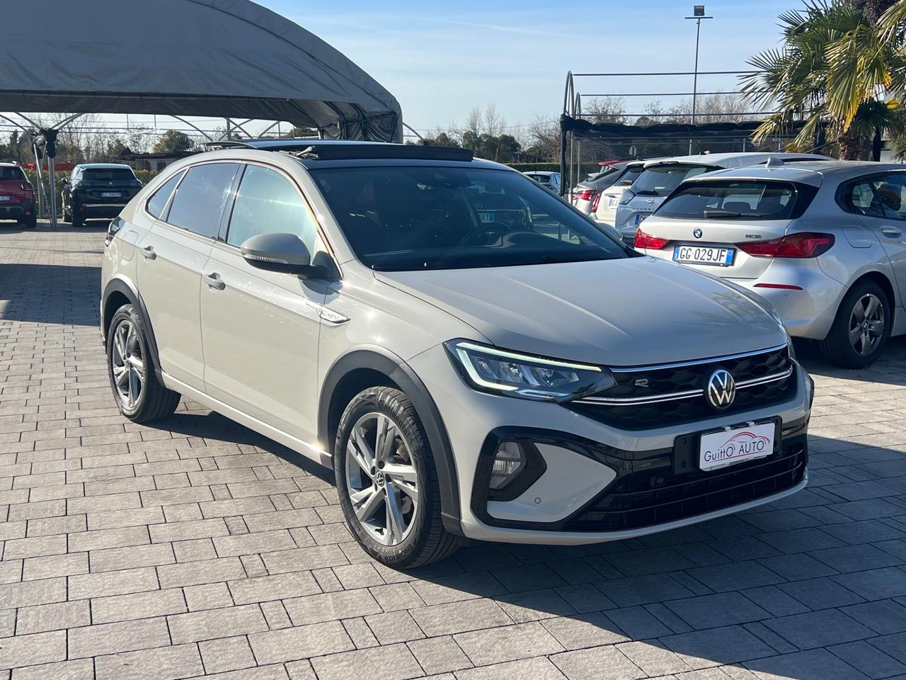 Volkswagen Taigo 1.0 TSI 110 CV R-Line TETTO APRIBILE / FINANZIABILE