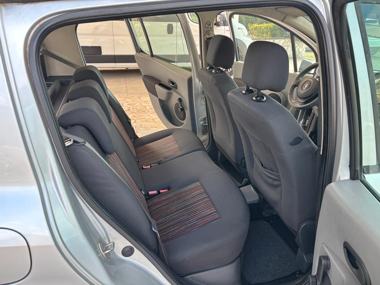 Renault Modus 1.5 dCi 70CV Expression-2010