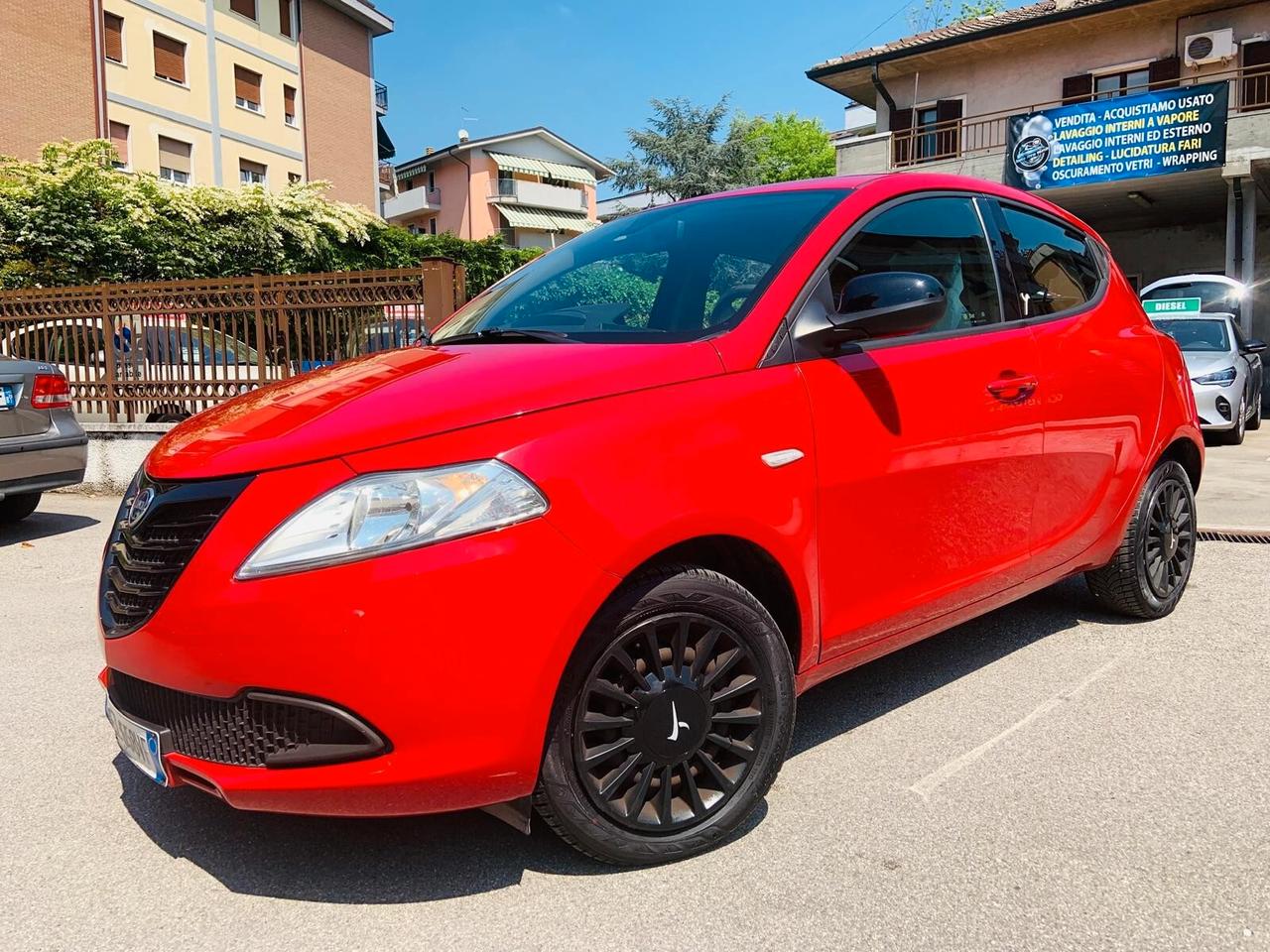 Lancia Ypsilon 1.2 69 CV 5 porte GPL Ecochic 30th Anniversary