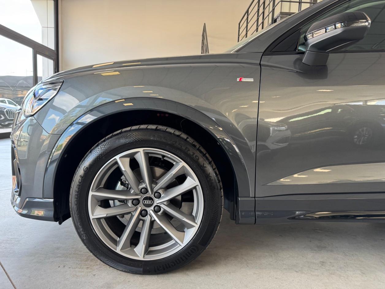 Audi Q3 SPB 35 2.0 TDI S-Tronic S-Line Edition Cerchi 19"