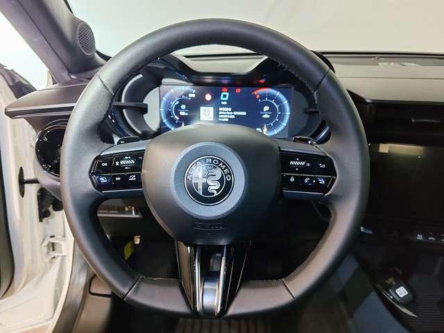 Alfa Romeo Junior 1.2 Hybrid 48V 145cv Edct6