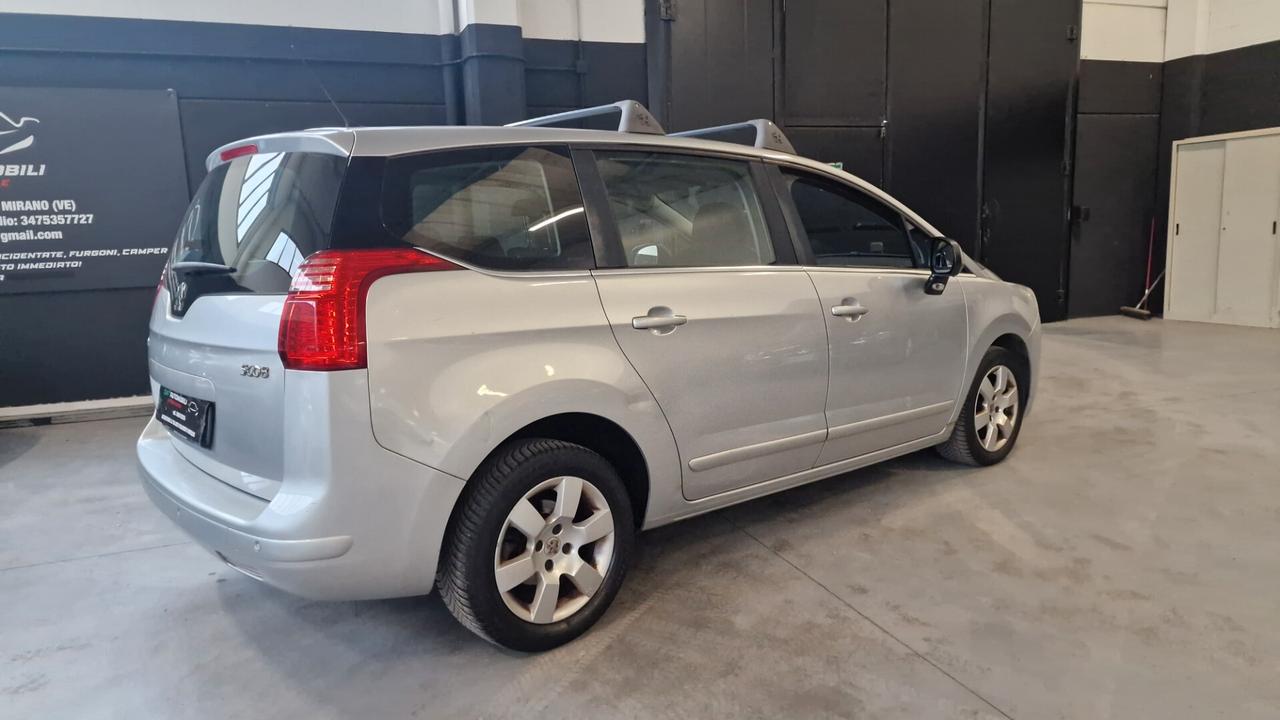 Peugeot 5008 1.6 HDi 112CV Allure