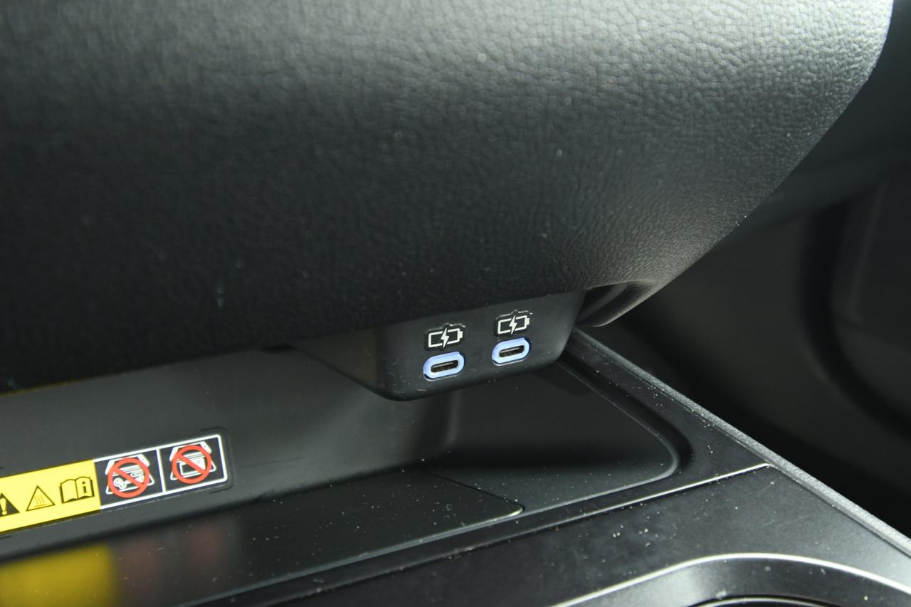 LEXUS UX 250h 2.0 Business 2wd cvt CAMERA+ACC+APP CONNECT