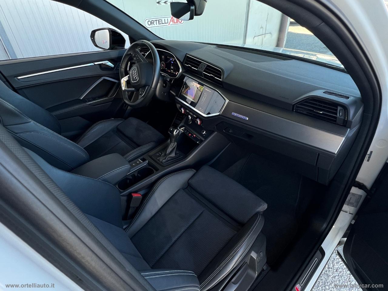 AUDI Q3 SPB 40 TDI quattro S tr. Ident. Black