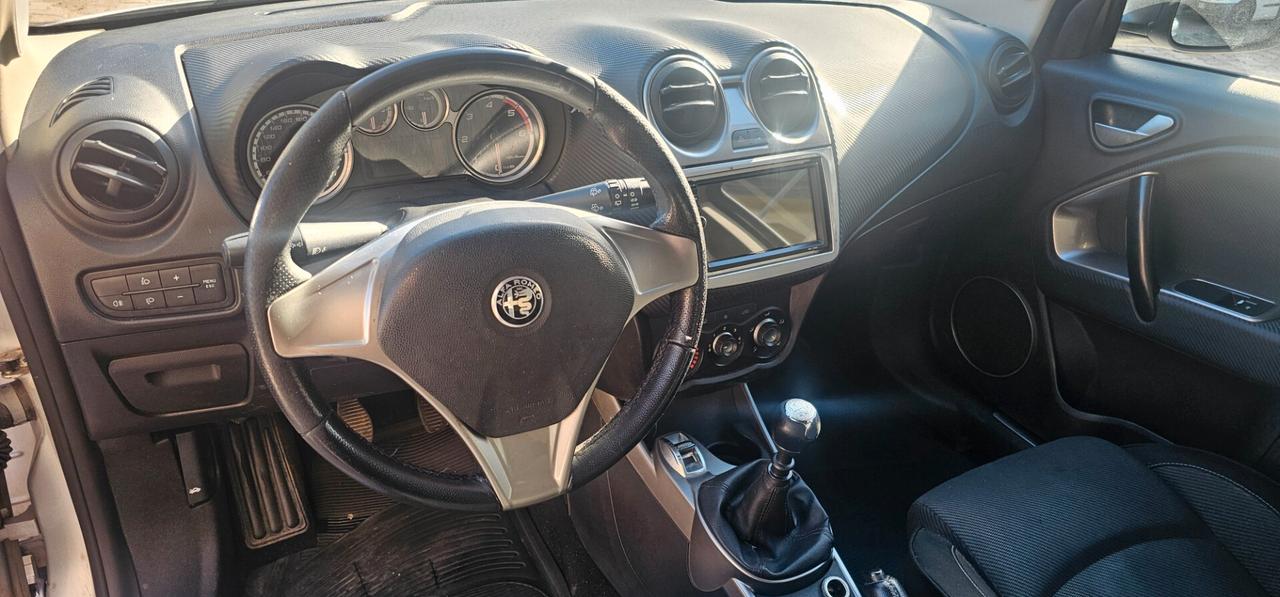 Alfa Romeo MiTo 1.6 JTDm 16V Distinctive Sport Pack