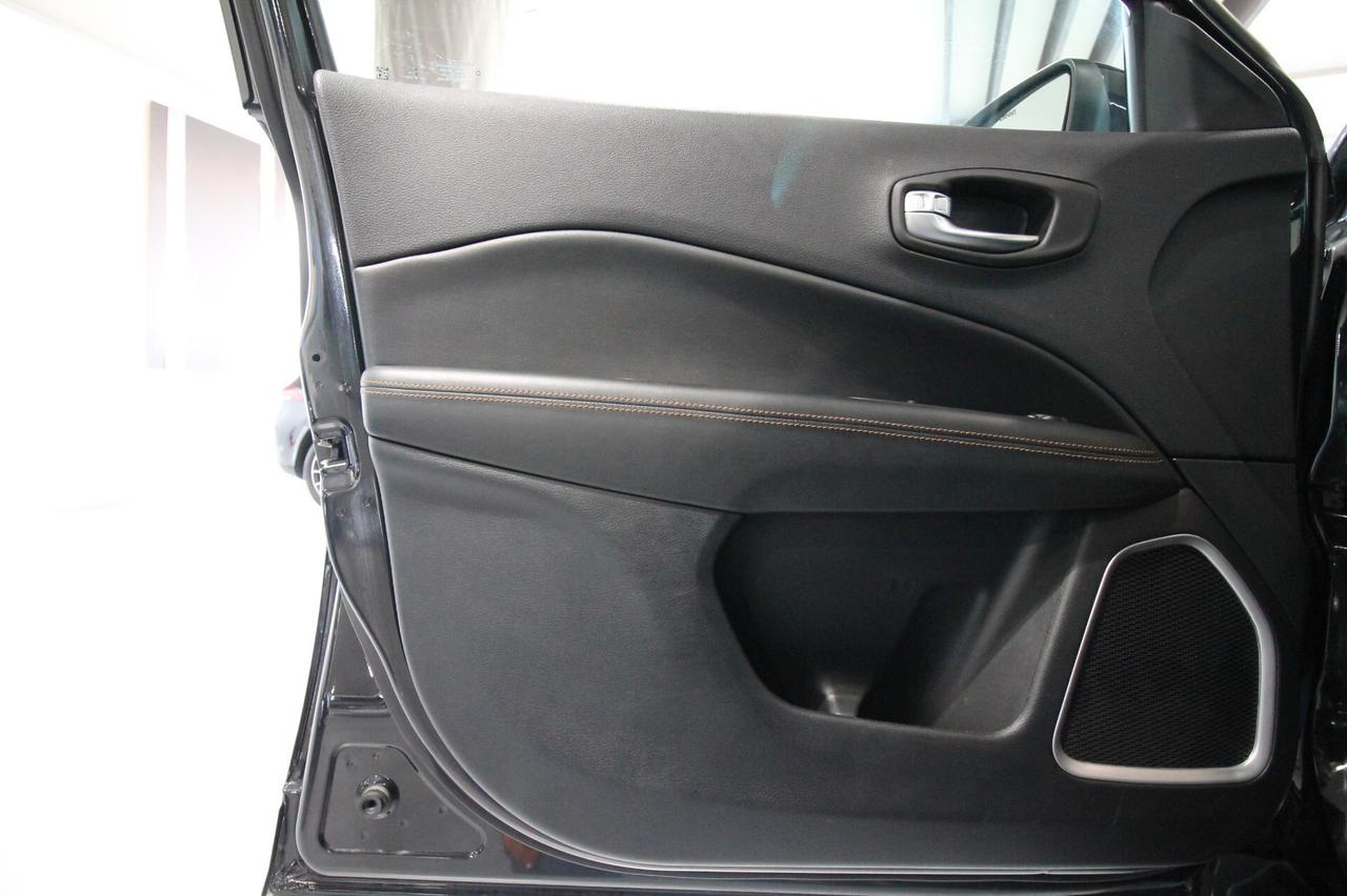 JEEP COMPASS 1.3 TURBO 4Xe LIMITED