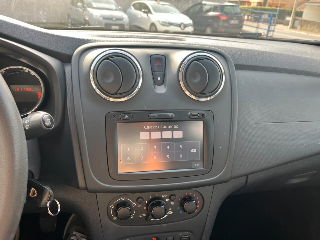 Dacia Sandero 0.9 TCe 12V T-GPL 90 Start&Stop SS Lauréate Family