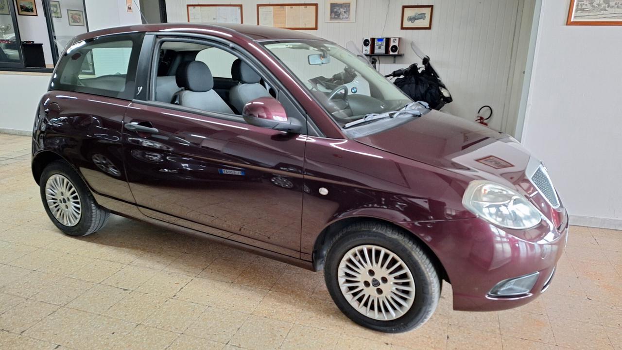 Lancia Ypsilon 1.2 69 CV Argento