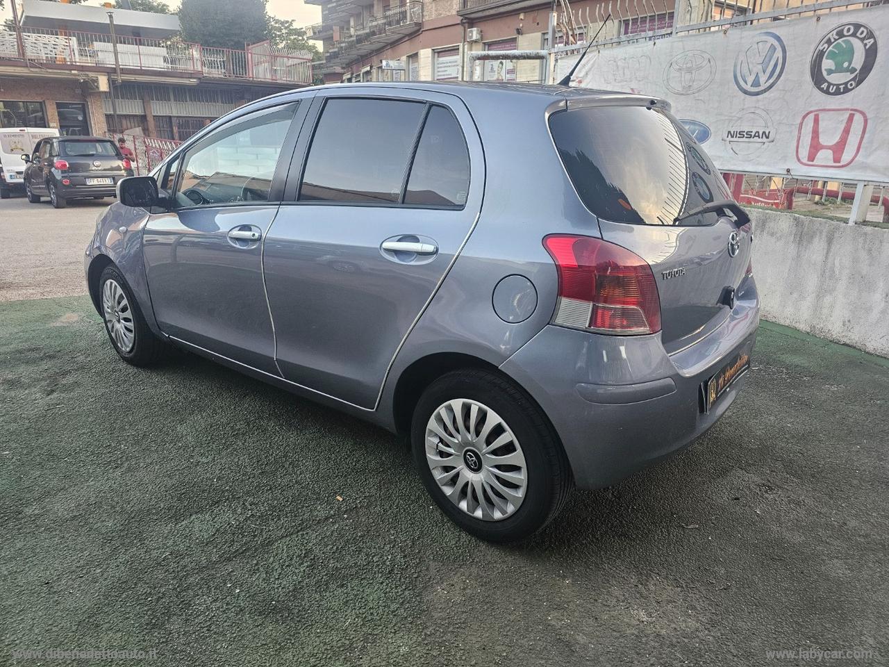 TOYOTA Yaris 1.3 5p. Sol