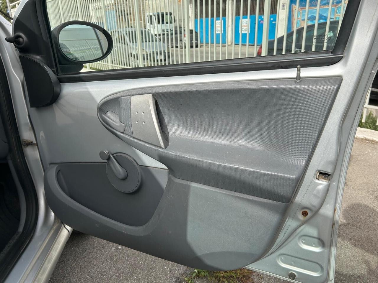 Peugeot 107 1.0 68CV 5p. Desir