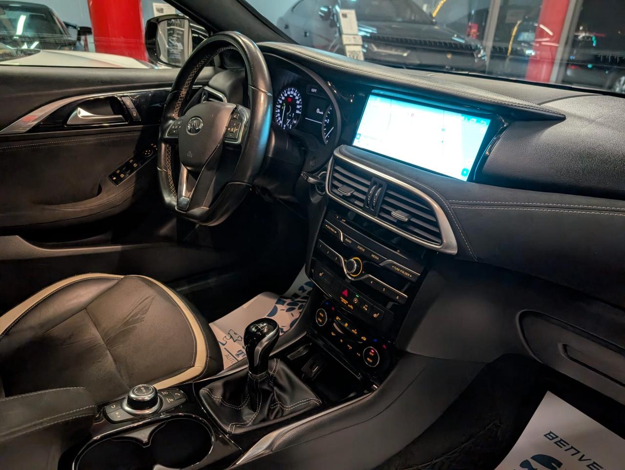 Infiniti Q30 1.5 diesel Sport Black