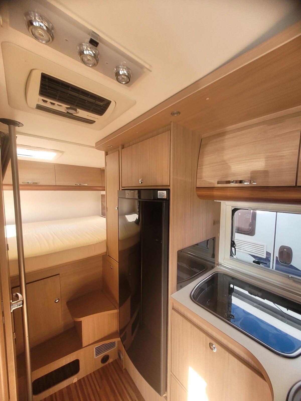 Adria MATRIX M 680 SP CON AMPIO GARAGE