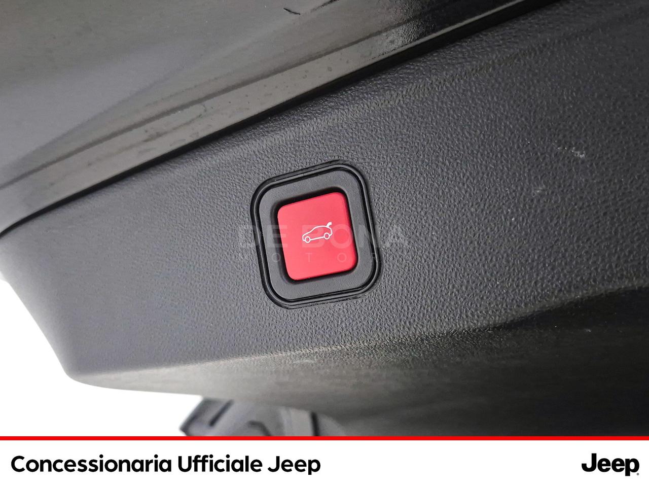 Jeep Avenger 1.2 turbo e-hybrid mhev upland 4xe 145cv edct6
