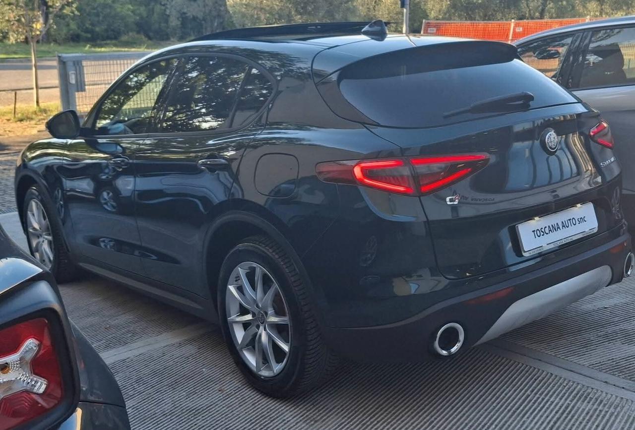 Alfa Stelvio 210 CV AT8 Q4 tetto panoramico
