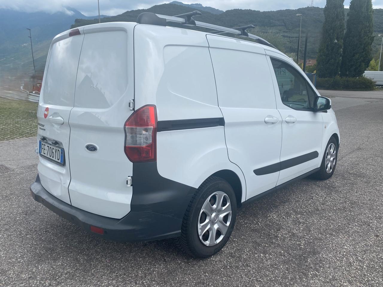Ford Transit Courier TDCi 95cv