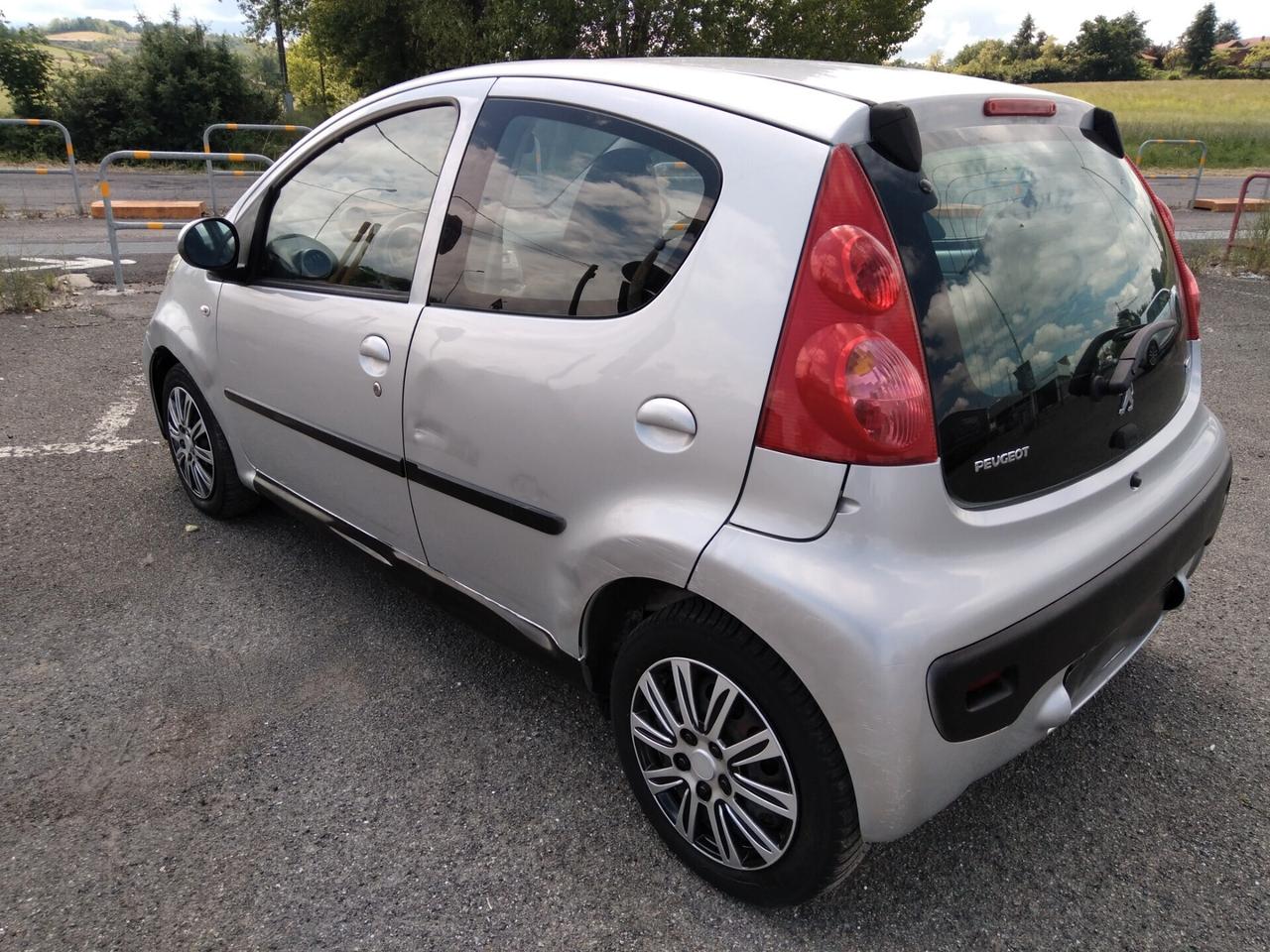 Peugeot 107 1.0 68CV 5p. Sweet Years xneopatentati