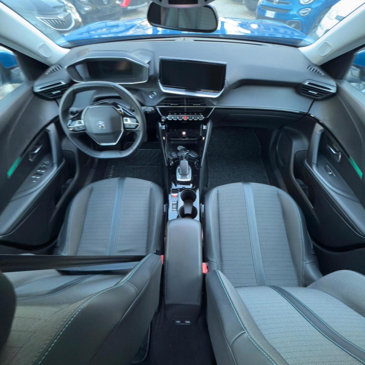 Peugeot 2008 motore elettrico 136 CV Allure Pack