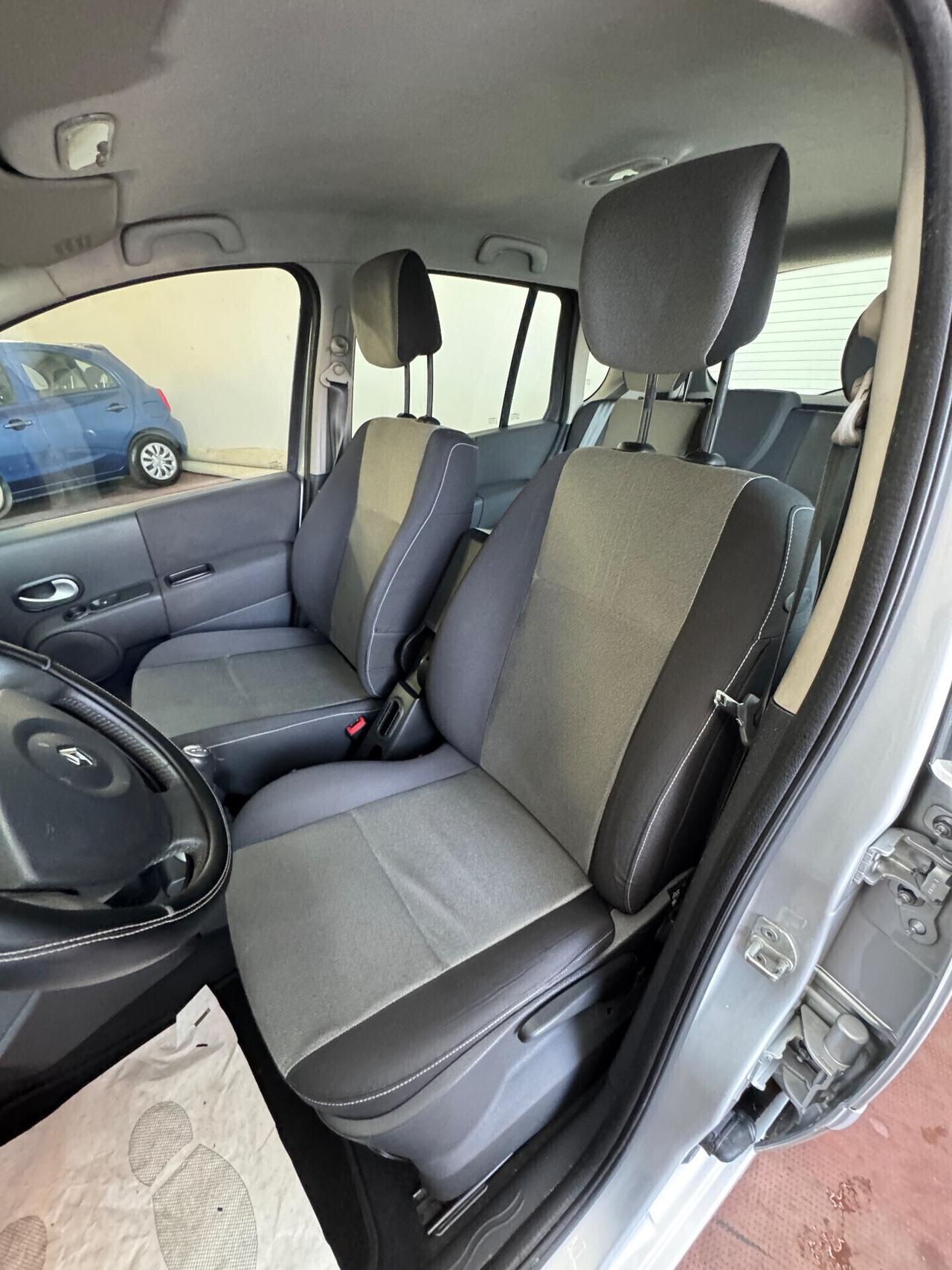 Renault Modus Grand 1.5 dCi 85CV Dynamique