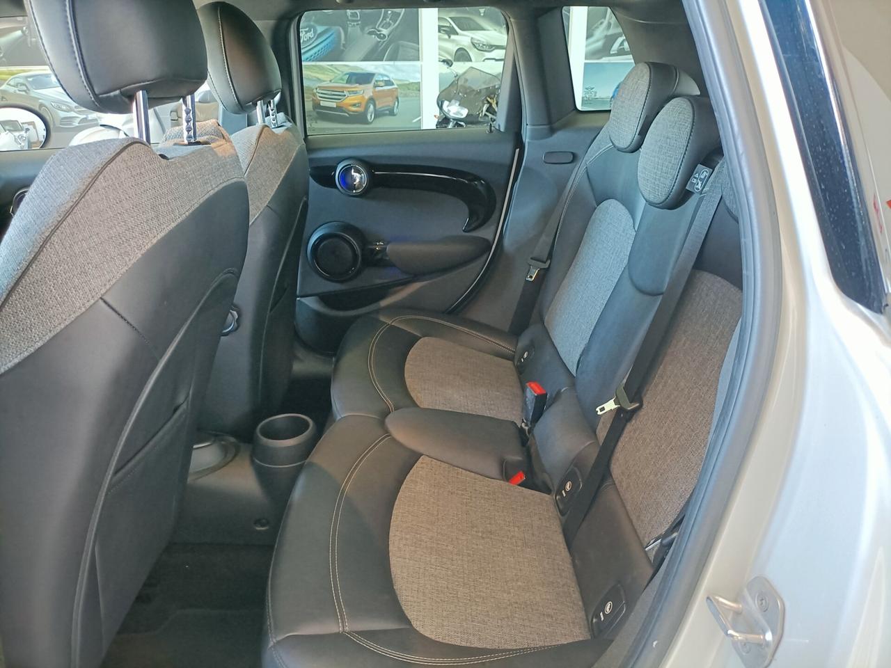 Mini Mini 2.0 Cooper SD Hype Auto 5 porte 01/2017