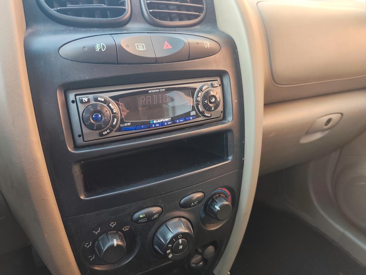 Hyundai Santa Fe 2.4i 4WD GL Plus