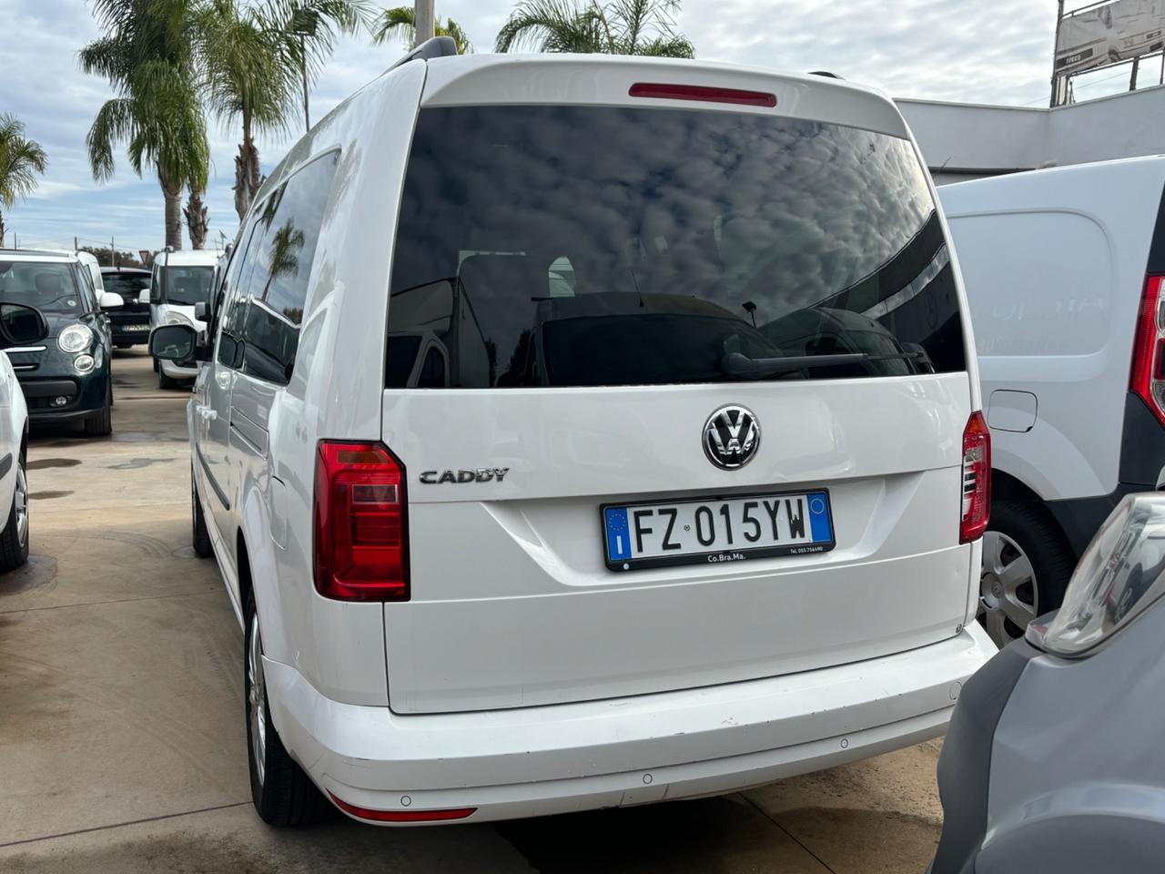 Volkswagen Caddy 7 posti - 2.0 TDI 150 CV DSG Highline Maxi - 2020