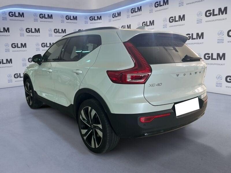 Volvo XC40 B3 automatico Ultra Dark