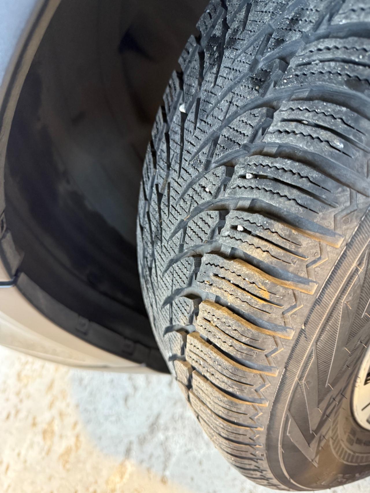 Subaru OUTBACK 2.5i Lineartronic Premium GPL DOPPIE GOMME