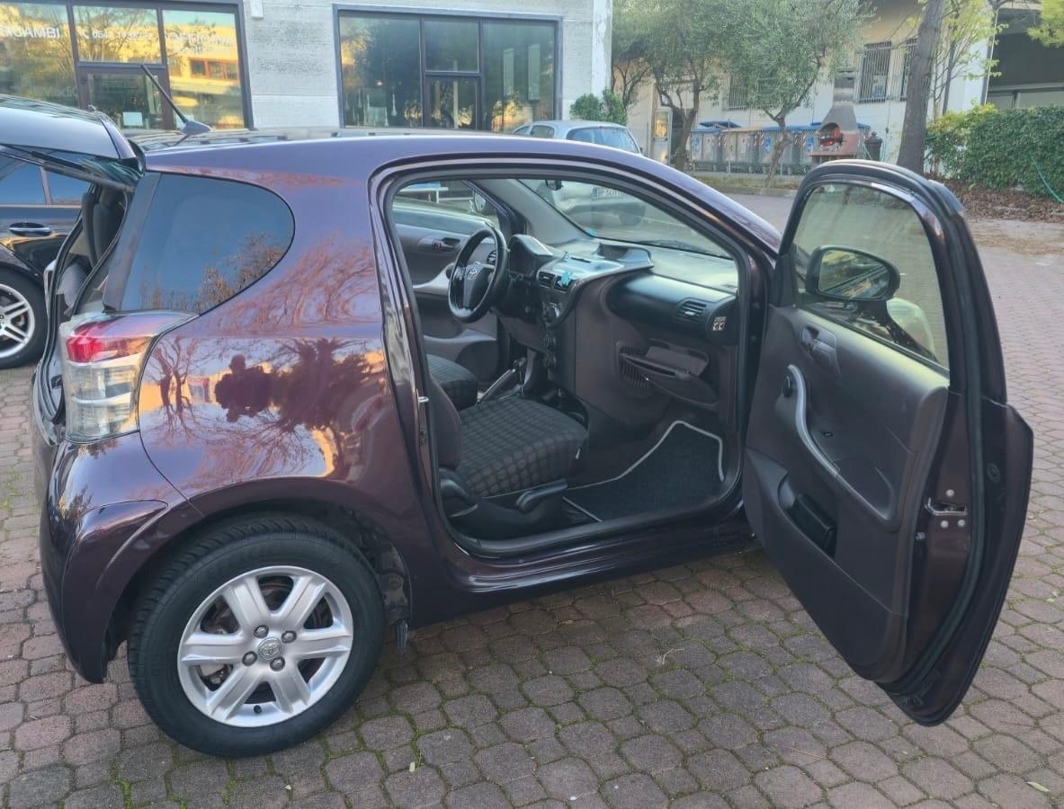 Toyota iQ 1.0 Sol