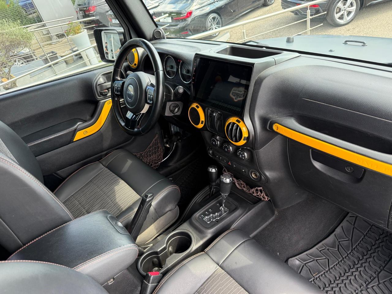 Jeep Wrangler 2.8 CRD DPF Sahara Auto rimessa a nuovo