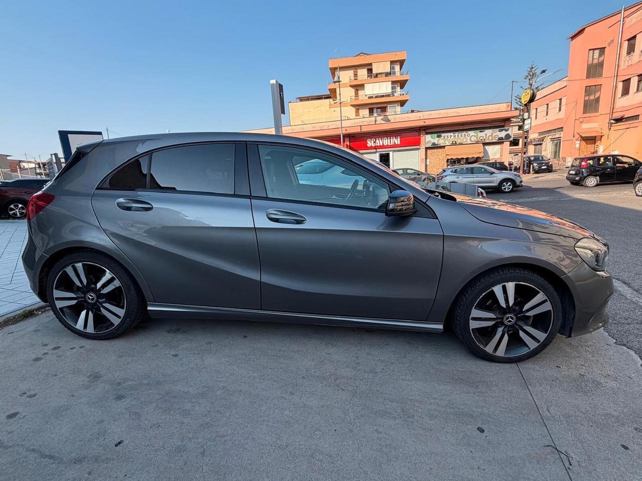 Mercedes-benz A 180 160 d Premium