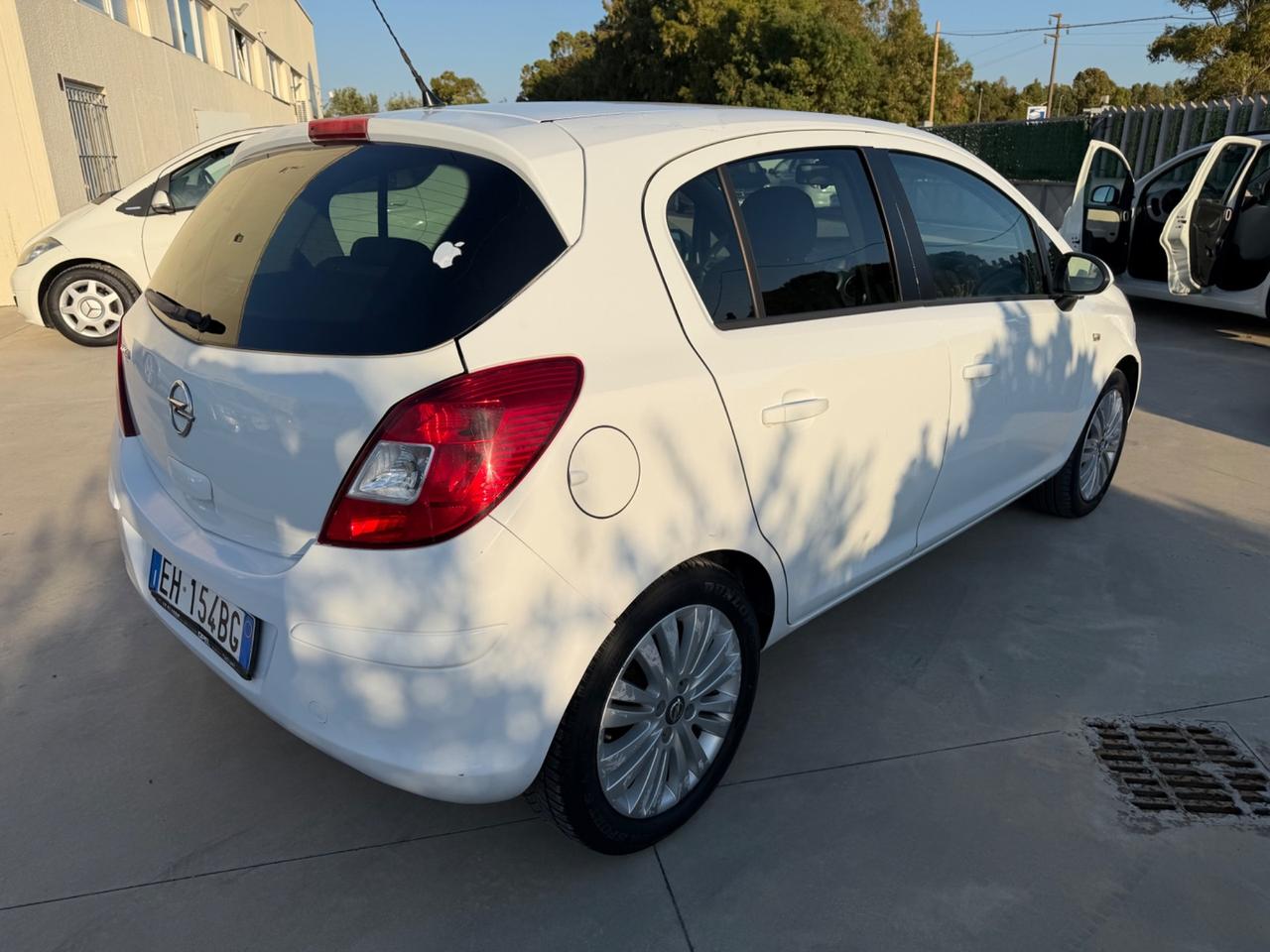 Opel Corsa 1.2 5 porte Elective 2012