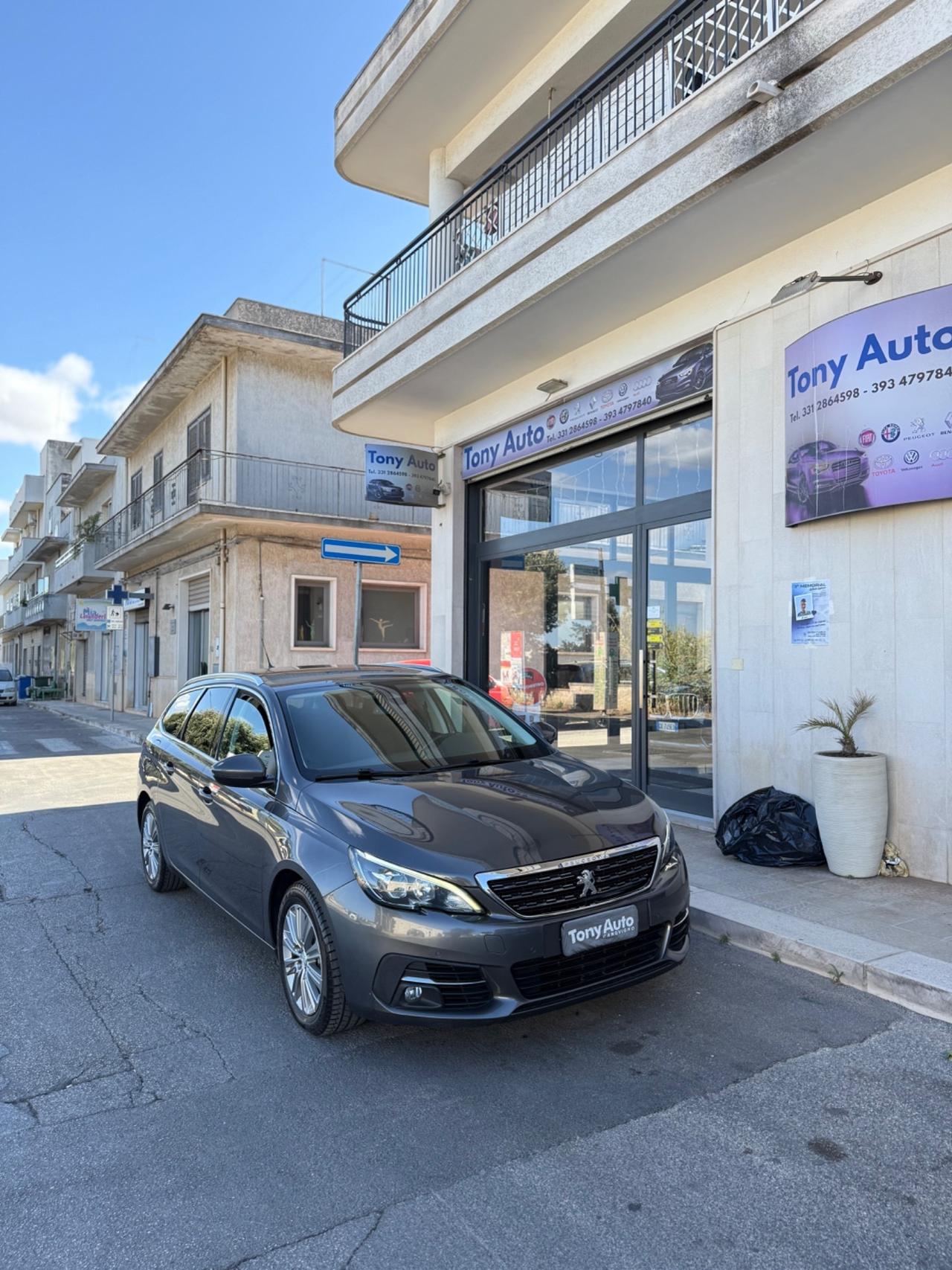 Peugeot 308 1.5 bluehdi Allure Pack CAMBIO AUTOMATICO,NAVI,TELECAMERA,FARI LED,VIRTUAL COCKPIT