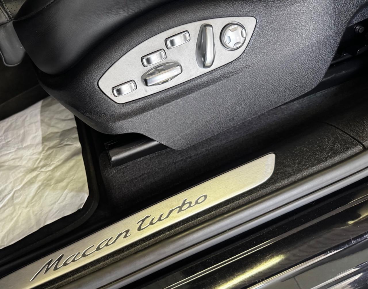 PORSCHE MACAN TURBO 441CV WRAP GRIGIO TETTO OK PERMUTE GARANZIA 2 ANNI