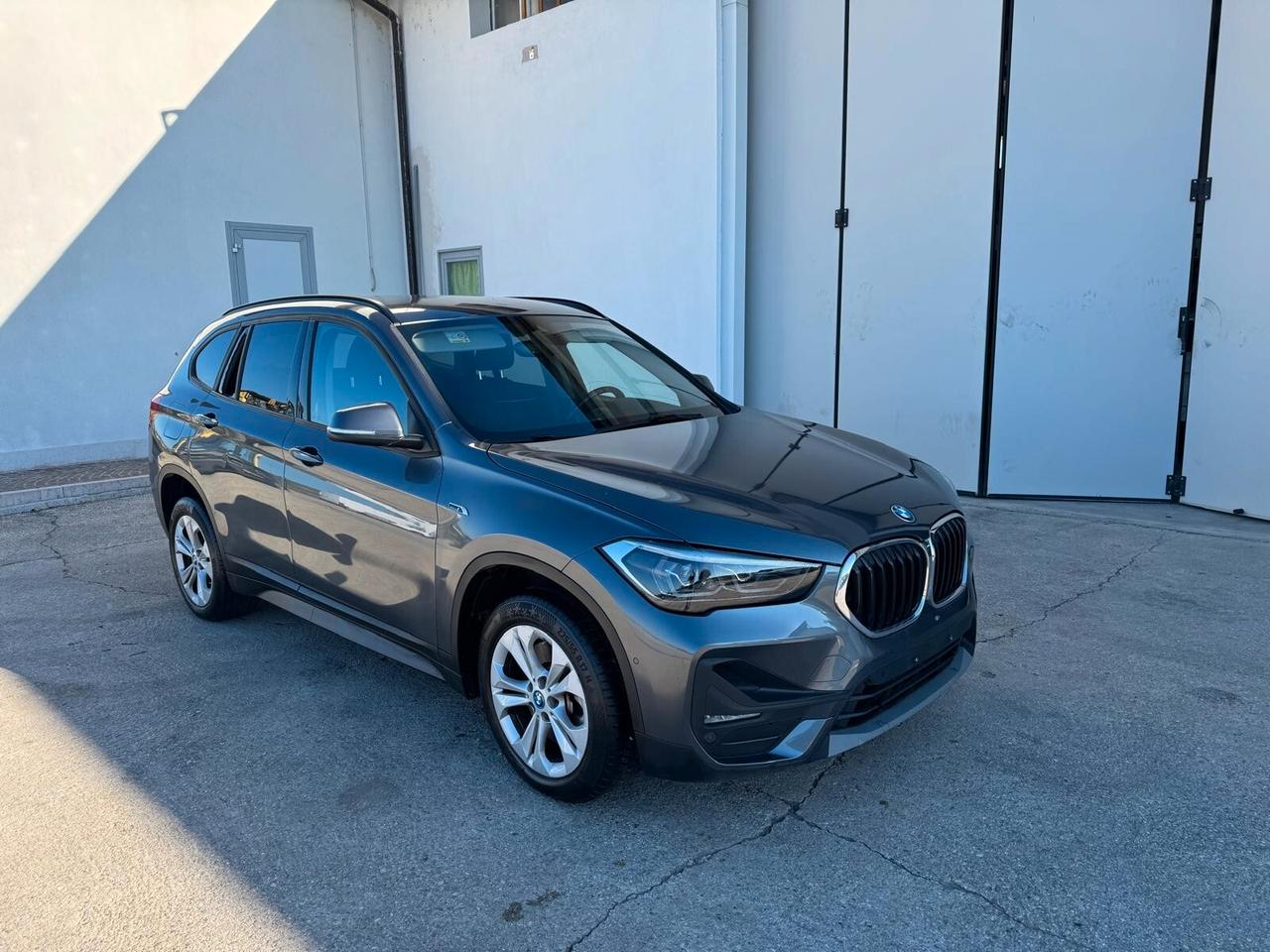 BMW X1 xdrive25e auto FURTO PARZIALE