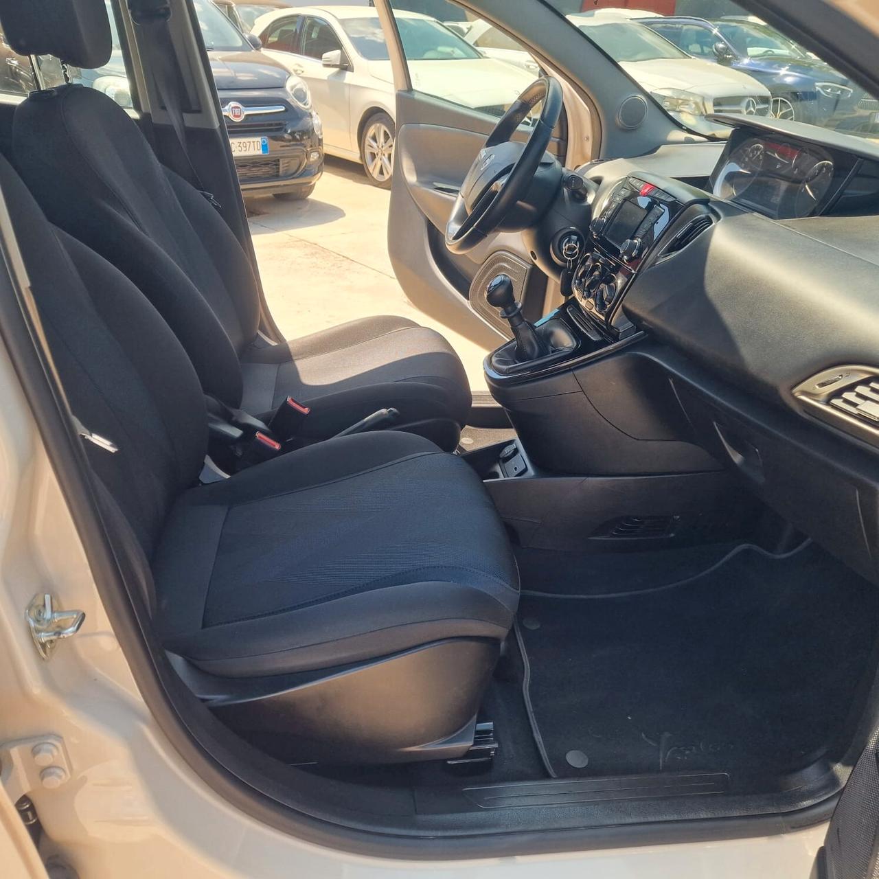 Lancia Ypsilon 1.2 69 CV 5 porte GPL Ecochic Platinum UNICA PROPRIE