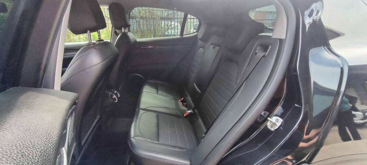Alfa Romeo Stelvio 2.2 Turbodiesel 210 CV AT8 Q4 Executive