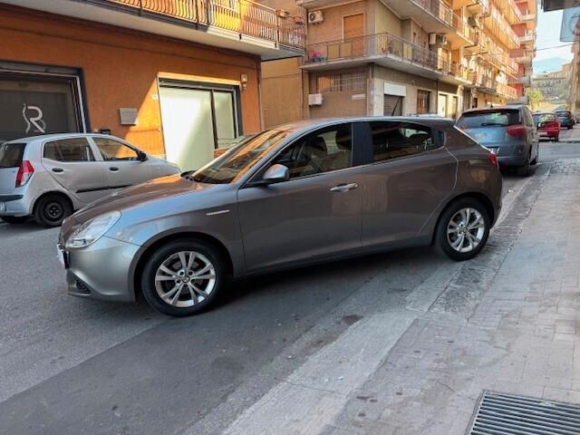 Alfa Romeo Giulietta 1.6 JTDm-2 Distinctive