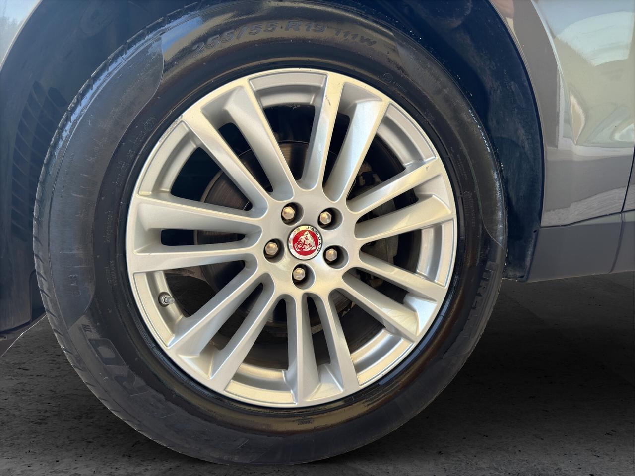 Jaguar F-Pace 2.0 D 180 CV AWD Portfolio