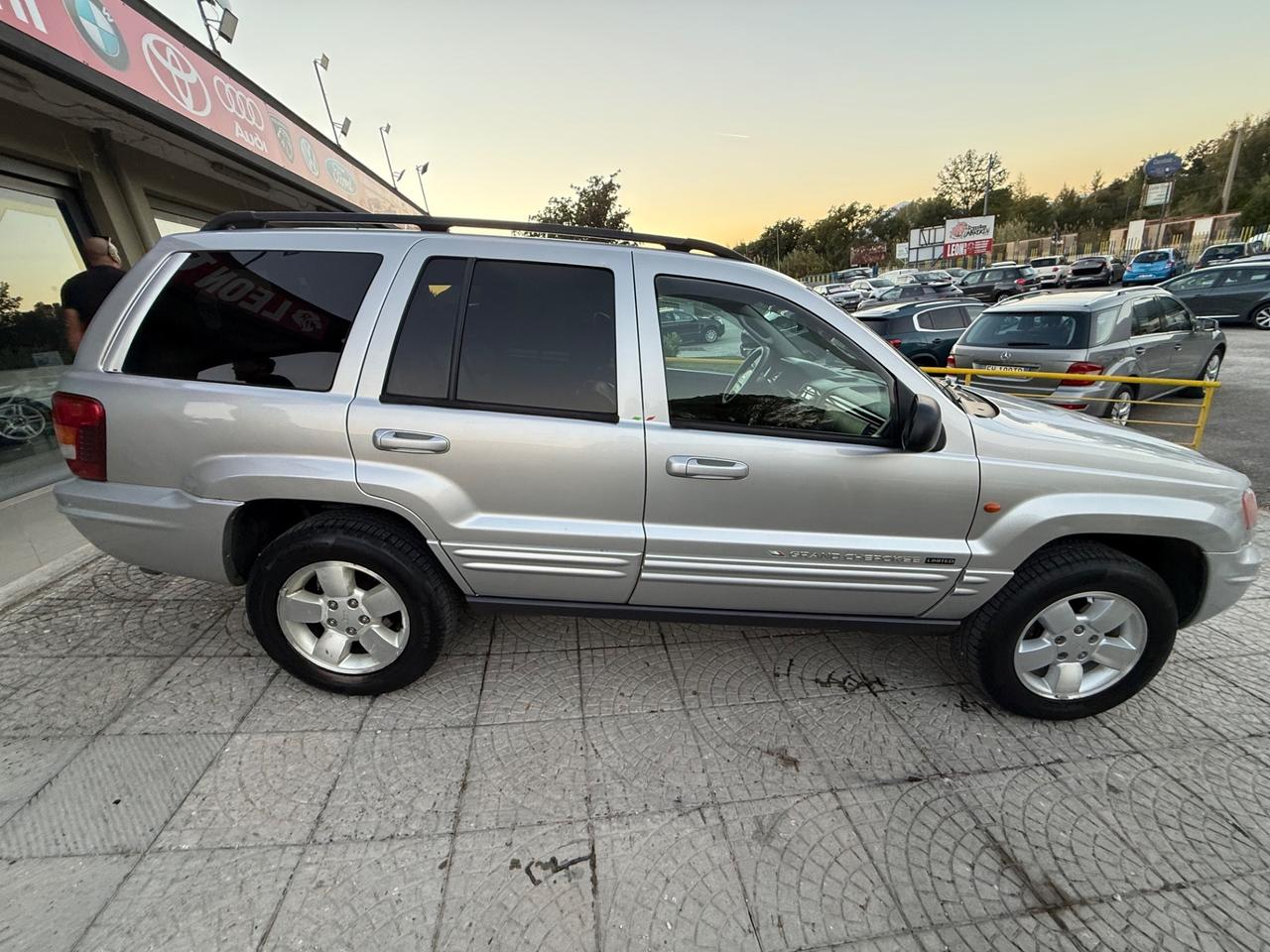 Jeep Grand Cherokee 2.7 diesel overland cat gancio traino omologato