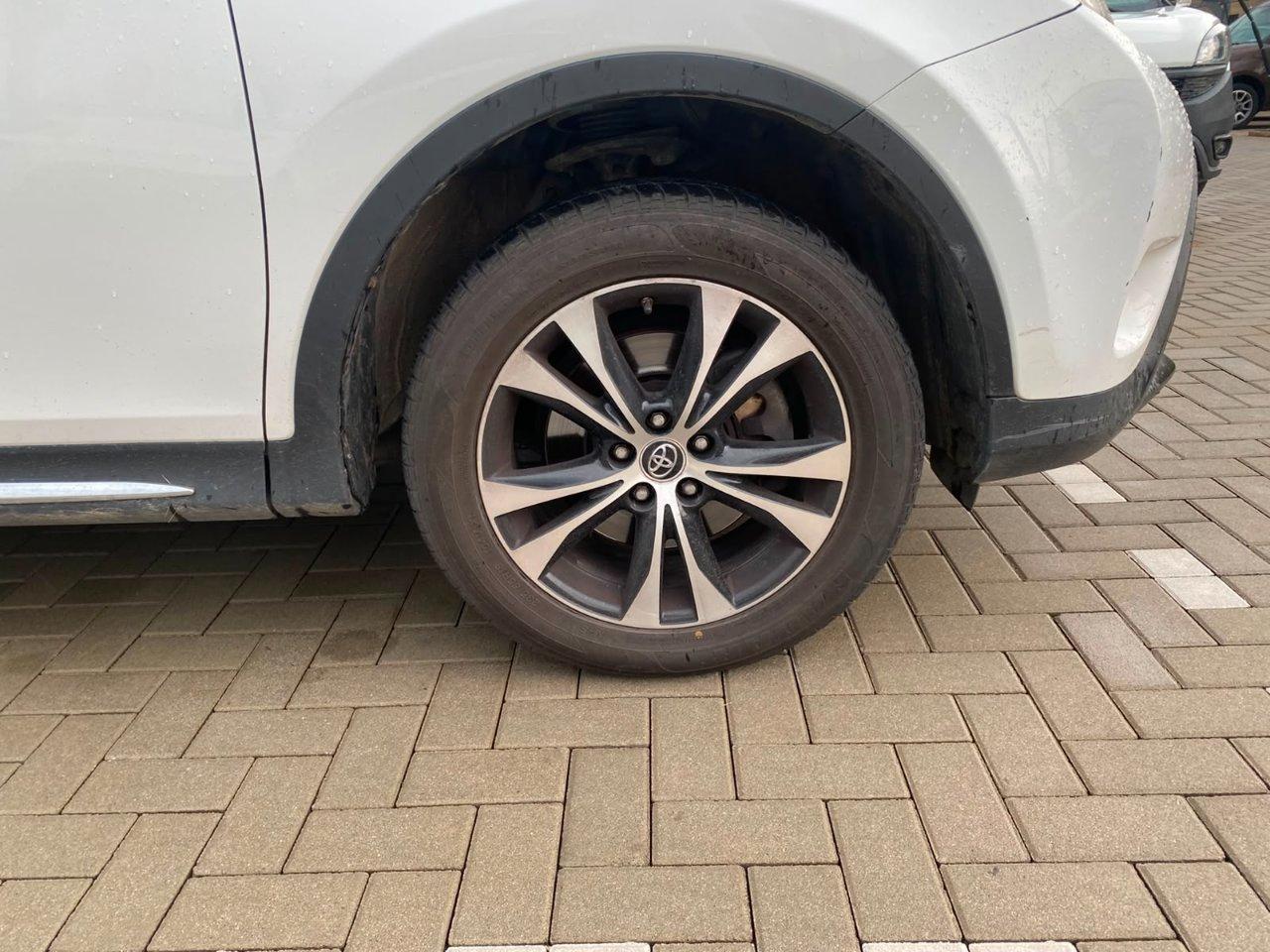 Toyota RAV4 5 Porte Rav4 2.0 d-4d Lounge 4wd 124cv mt