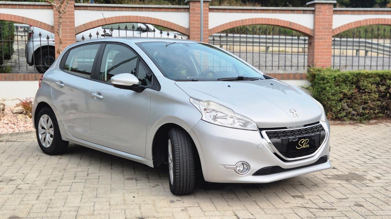 Peugeot 208 1.2BENZ/60KW/ 82 CV 5 porte /OK NEOPATENTATI