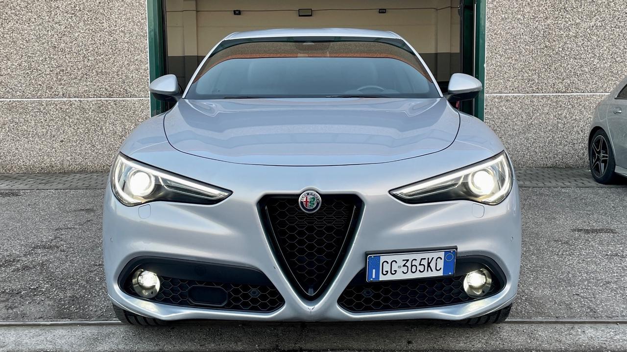 ALFA ROMEO STELVIO 2.2 Q4 TURBODIESEL VELOCE 210CV - SEDILI ELETTRICI RISCALDABILI CON MEMORIA, VOLANTE RISCALDABILE, FULL LED