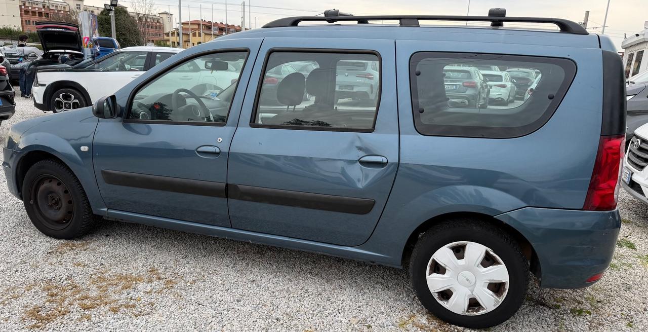 Logan MCV 1.6 GPL 7 posti Lauréate