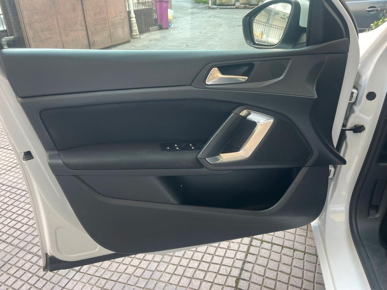 Peugeot 308 BlueHDi 120 S&S SW Business