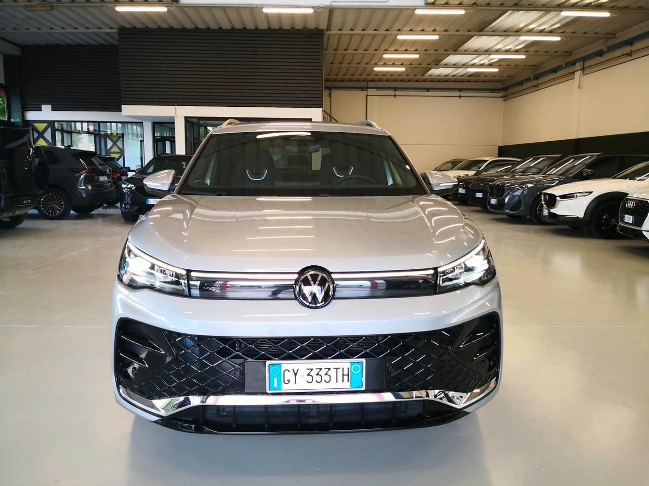 Volkswagen Tiguan 2.0 TDI 150 CV DSG R-Line ***GARANZIA VW***TELECAMERA***