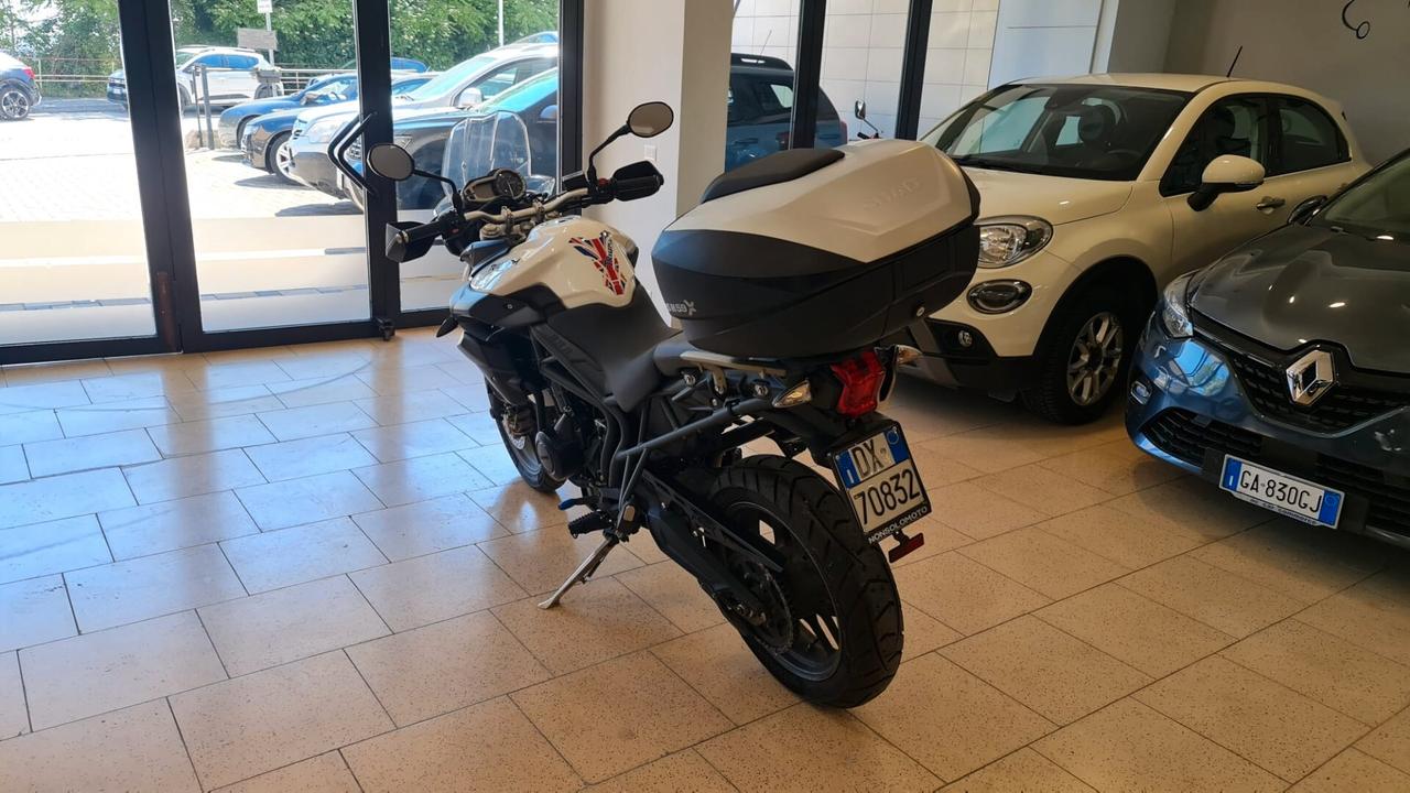 TRIUNPH TIGER 800