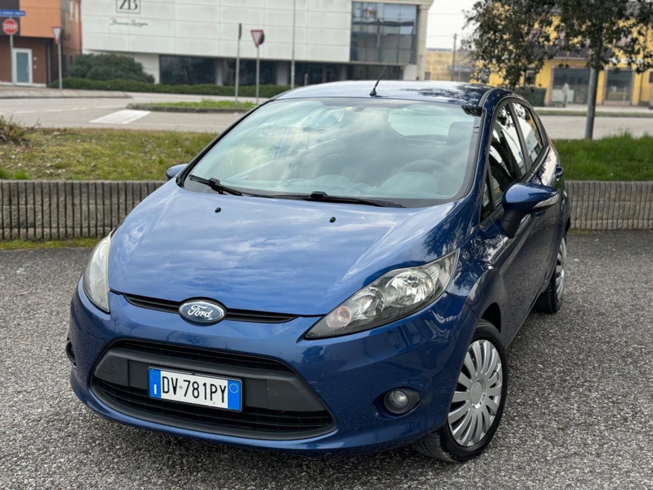 Ford Fiesta 1.2 82 CV 5 porte Neopatentati